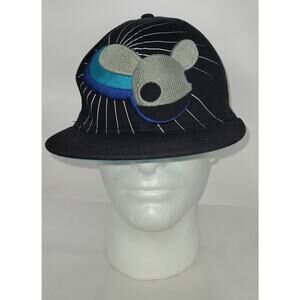 DEADMAU5 BEAMING SILVER BLUE LOGO SNAPBACK FLAT BILL HAT CAP